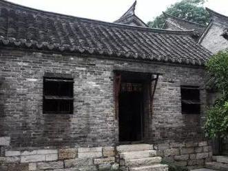 风水故事:布衣点迷津郑父葬乌鸦地,郑氏发达后为富不仁家又败落