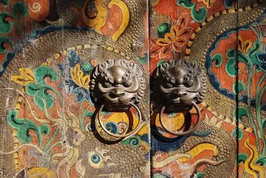 设计丨中国古建之美:门、门墩、门环、门钉、斗拱、飞檐、屋顶、马头墙